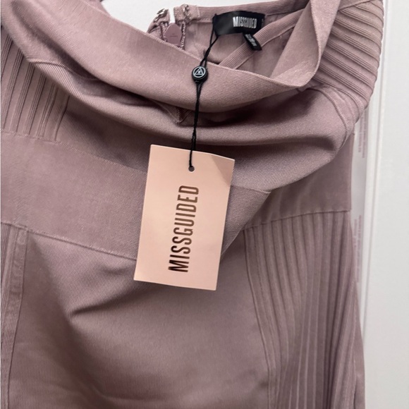 Elegant One-Shoulder Bandage Ribbed Dress in Mauve - Picture 7 of 7